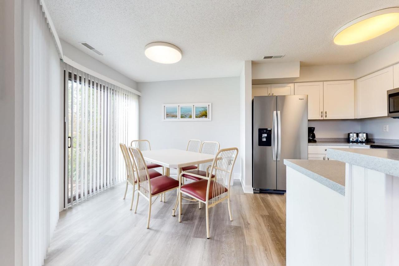 フェンウィック・アイランドEast Of The Sun --- 40026 E Sun Dr Unit 611アパートメント エクステリア 写真